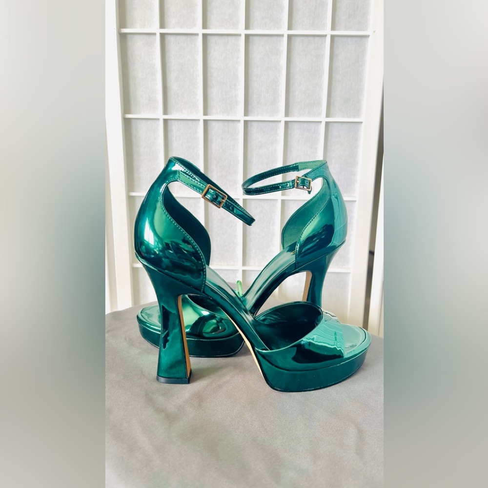 ALDO Metalic Emerald Green Heels Size US 11M